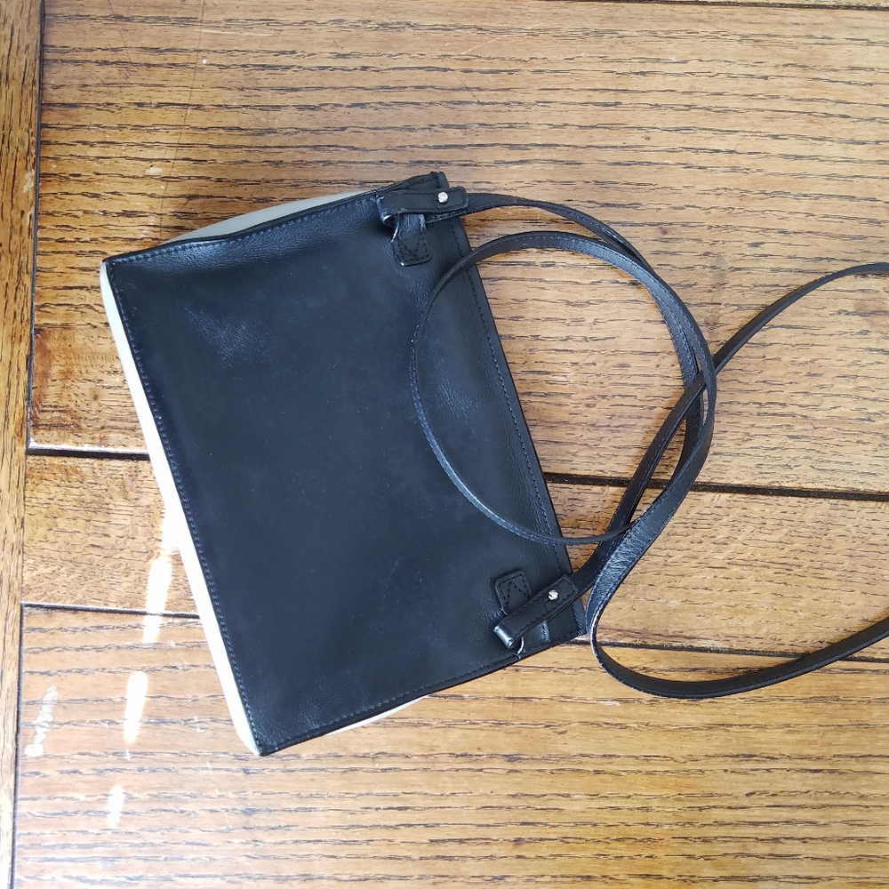 Vince Crossbody Leather V Notch Black Gray Bag - Picture 3 of 8